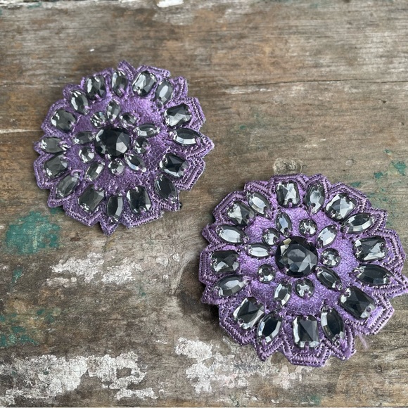 Lindsay Phillips purple flowers rhinestones shoe snap jewelry - Picture 3 of 4